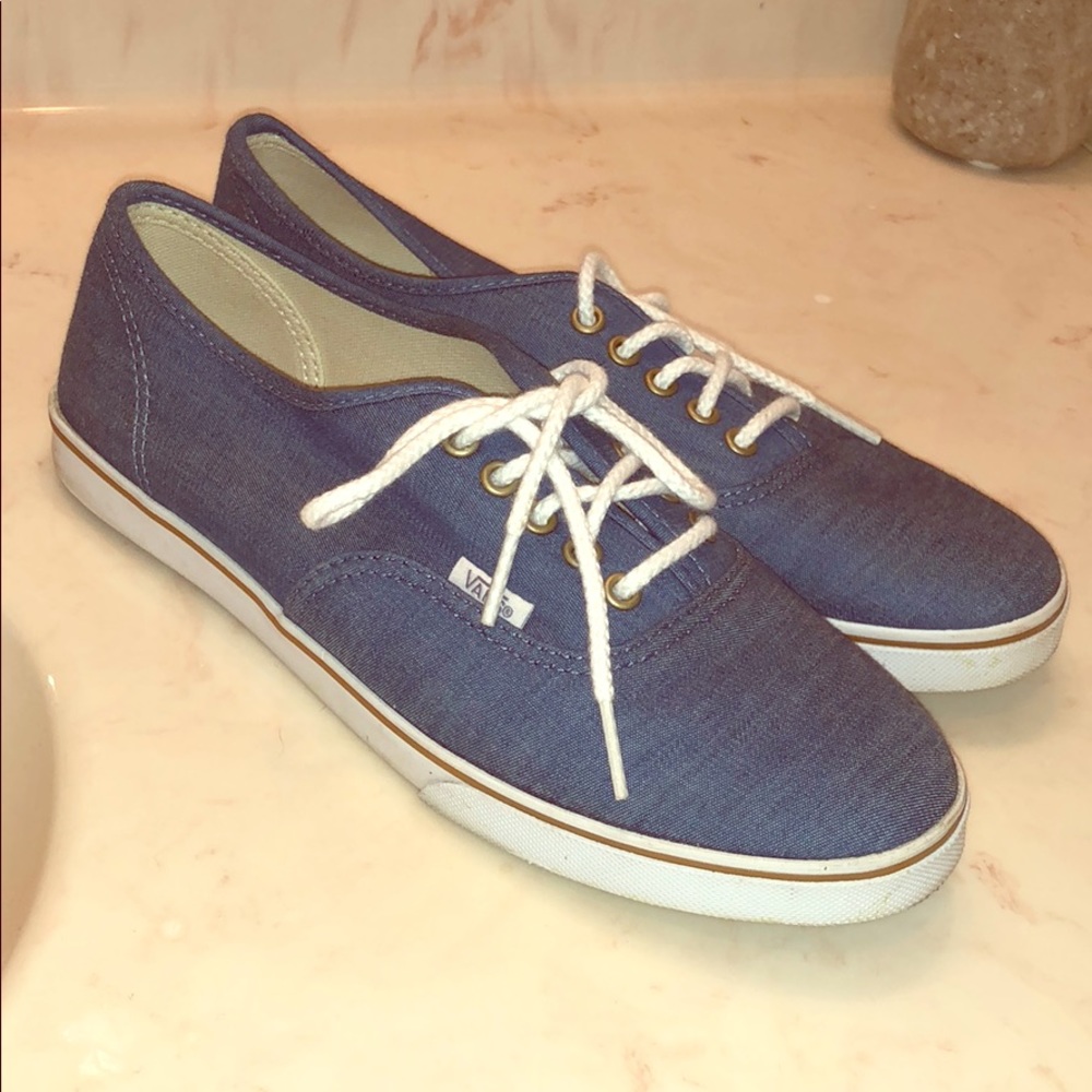 Vans tennis shoes with jean/blue color like new